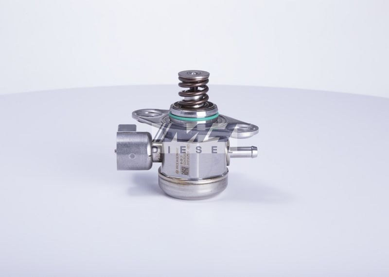 BOSCH 0261520215 Yüksek Basınç Yakıt Pompası – Mercedes C180 C200 E200 E250